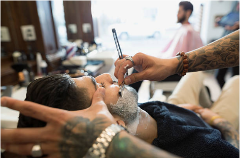 Aller chez le barbier, le nouveau rendez-vous beauté pour homme